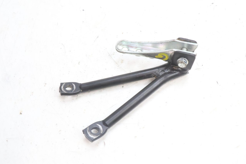 photo de PLATINE CALE PIED ARRIERE GAUCHE RIEJU MRT PRO SUPERMOTARD 50 (2007 - 2018) - Gros plan technique