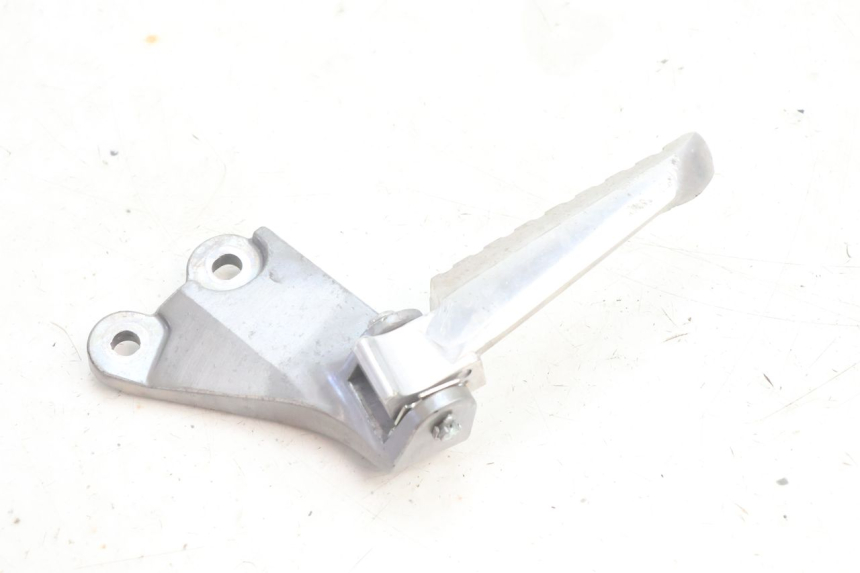 photo de PLATINE CALE PIED ARRIERE GAUCHE YAMAHA N-MAX NMAX 125 (2021 - 2024) - Vue principale