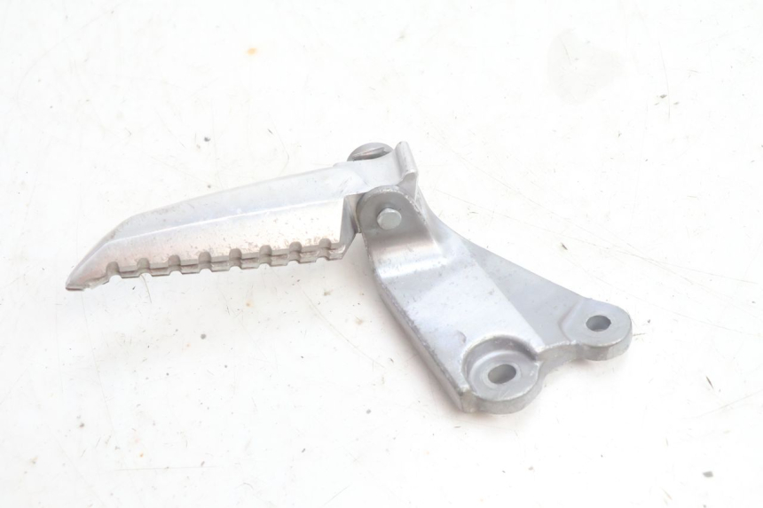 photo de PLATINE CALE PIED ARRIERE GAUCHE YAMAHA N-MAX NMAX 125 (2021 - 2024) - Vue d’ensemble