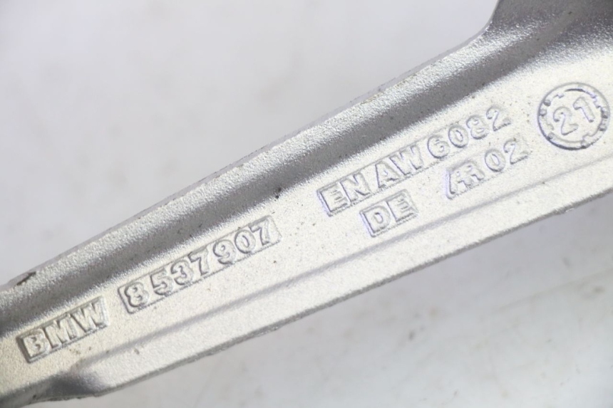 photo de PLATINE CALE PIED ARRIERE GAUCHE BMW R GS 1250 (2021 - 2024) - Gros plan technique