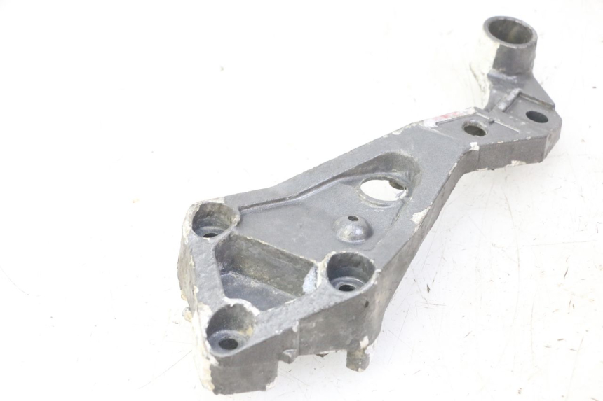 photo de PLATINE CALE PIED ARRIERE GAUCHE TRIUMPH SPRINT 900 (1995 - 1998)