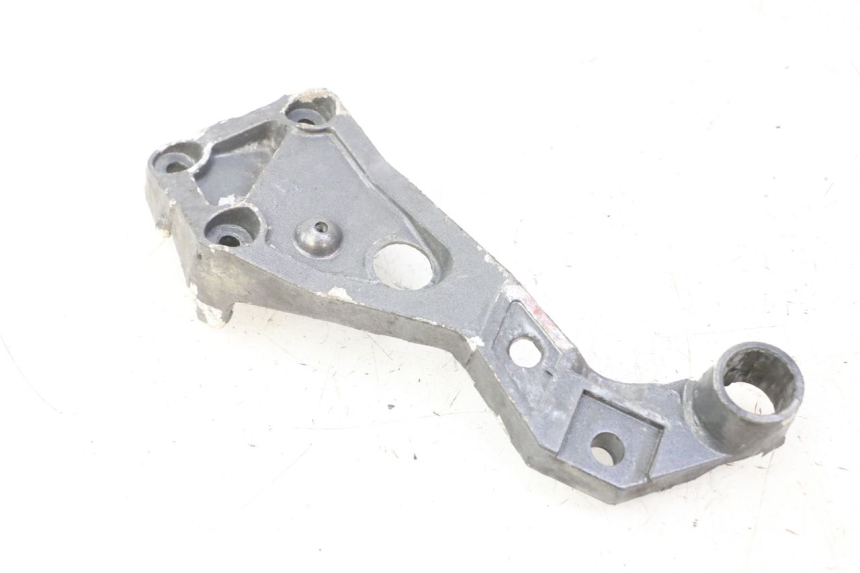 photo de PLATINE CALE PIED ARRIERE GAUCHE TRIUMPH SPRINT 900 (1995 - 1998)