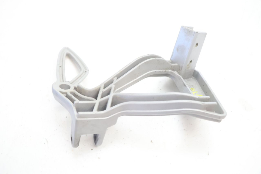 photo de PLATINE CALE PIED ARRIERE GAUCHE CAN-AM SPYDER RS 1000 (2008 - 2012) - Autre angle de vue