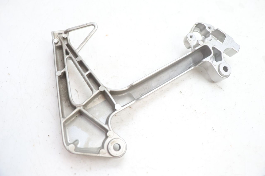 photo de PLATINE CALE PIED ARRIERE GAUCHE HONDA VFR FI RC46 800 (1998 - 2001) - Vue d’ensemble