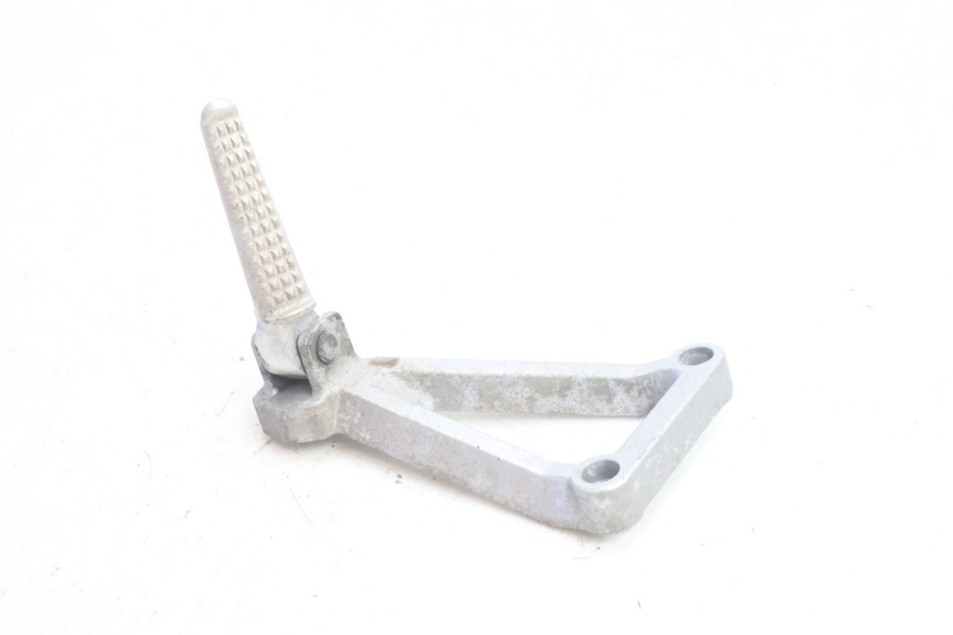 photo de PLATINE CALE PIED ARRIERE GAUCHE DAELIM VJ ROADWIN 125 (2004 - 2007) - Autre angle de vue