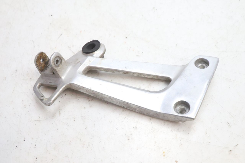 photo de PLATINE CALE PIED ARRIERE GAUCHE YAMAHA XJR 1300 (1998 - 2002) - Autre angle de vue