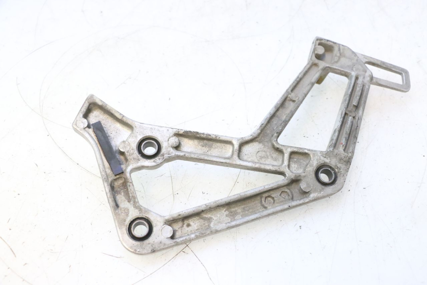 photo de PLATINE CALE PIED ARRIERE GAUCHE HONDA XRV AFRICA TWIN 750 (1990 - 1992) - Zoom état d’usage