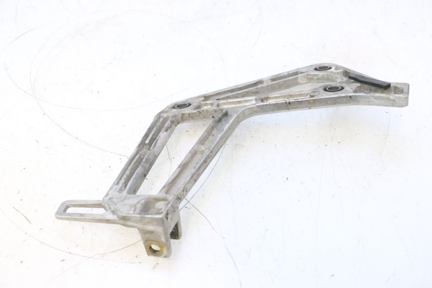 photo de PLATINE CALE PIED ARRIERE GAUCHE HONDA XRV AFRICA TWIN 750 (1990 - 1992) - Gros plan technique