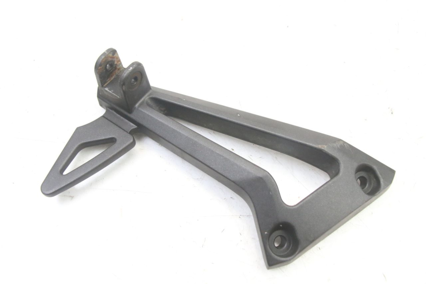 photo de PLATINE CALE PIED ARRIERE GAUCHE YAMAHA FZ6 FAZER S2 600 (2007 - 2011)