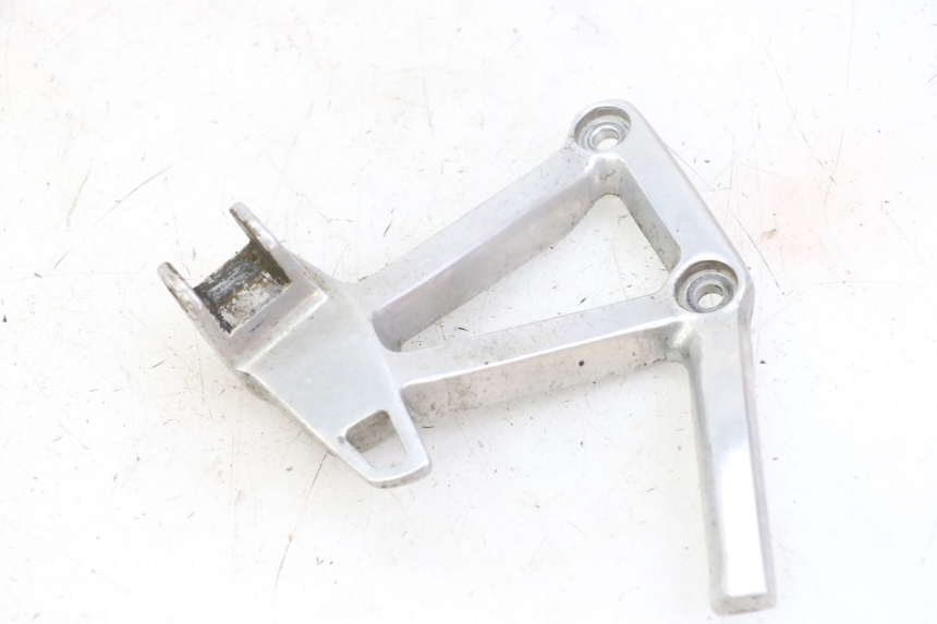 photo de PLATINE CALE PIED ARRIERE GAUCHE YAMAHA FZS FAZER 600 (2001 - 2003)