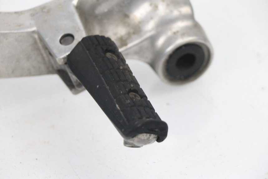 photo de PLATINE CALE PIED ARRIERE GAUCHE YAMAHA TDM 3VD 850 (1991 - 1995)