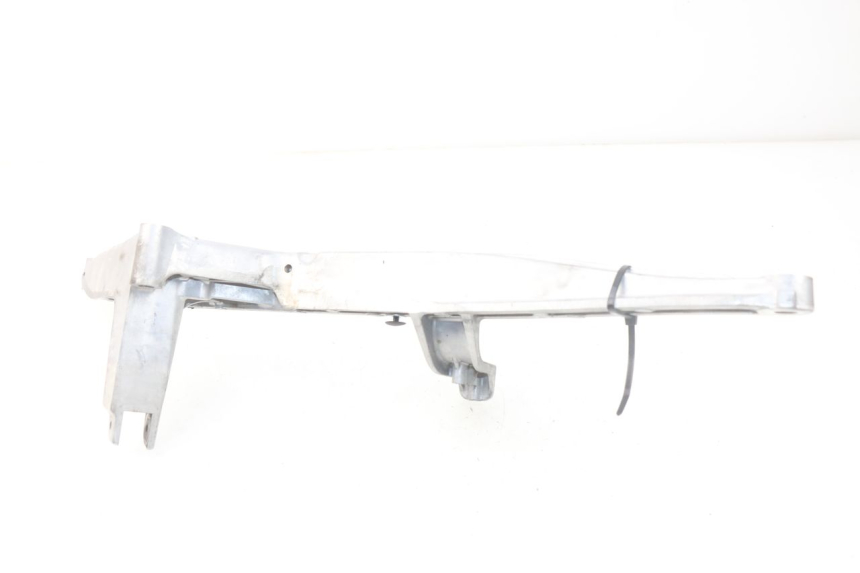 photo de PLATINE CALE PIED ARRIERE GAUCHE YAMAHA YP T-MAX TMAX 530 (2017 - 2020) - Autre angle de vue