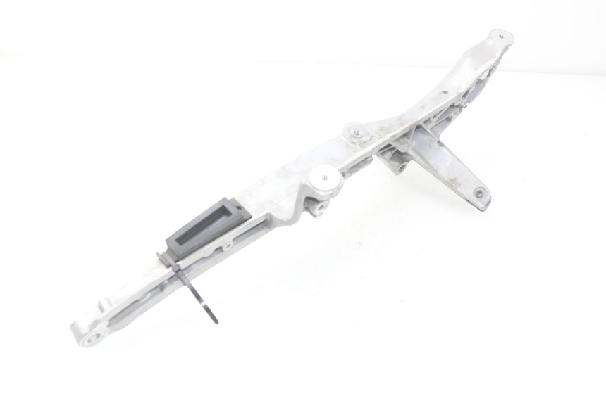 photo de PLATINE CALE PIED ARRIERE GAUCHE YAMAHA YP T-MAX TMAX 530 (2017 - 2020) - Vue d’ensemble