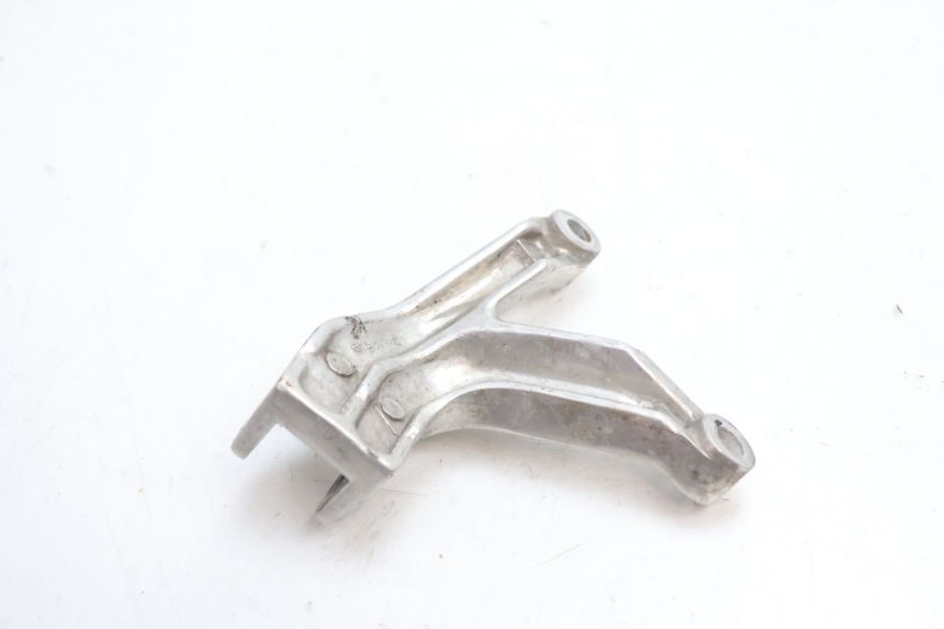 photo de PLATINE CALE PIED ARRIERE GAUCHE YAMAHA YZF R GENESIS 750 (1993 - 1998) - Autre angle de vue