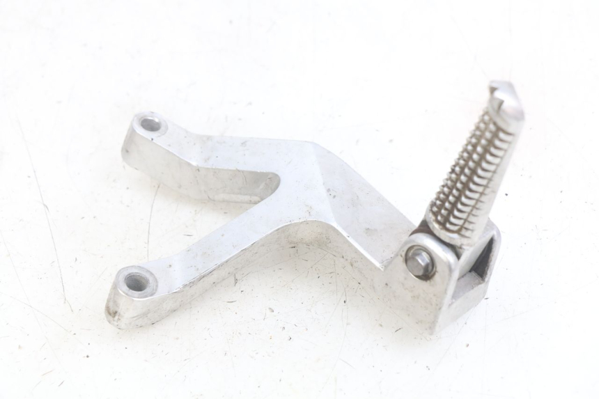 photo de PLATINE CALE PIED ARRIERE GAUCHE YAMAHA YZF R THUNDERCAT 600 (1996 - 2003)