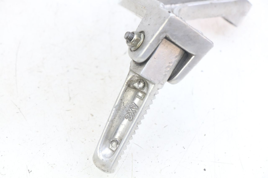 photo de PLATINE CALE PIED ARRIERE GAUCHE YAMAHA YZF R THUNDERCAT 600 (1996 - 2003)