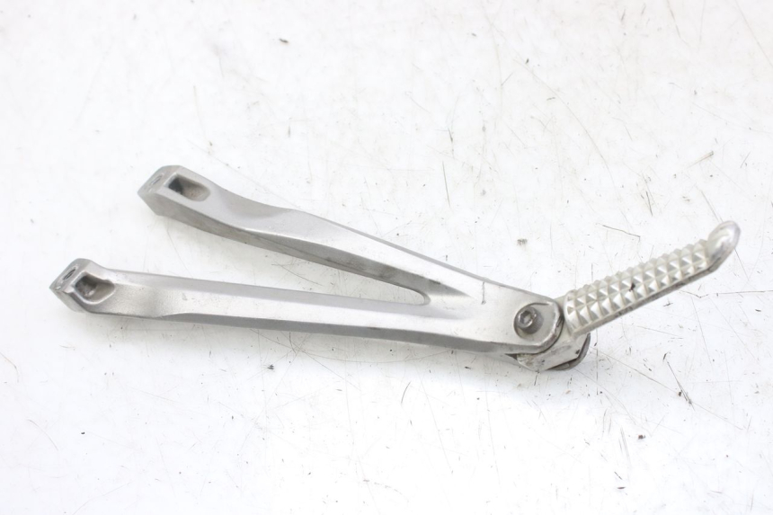 photo de PLATINE CALE PIED ARRIERE GAUCHE YAMAHA YZF R1 1000 (2007 - 2008)