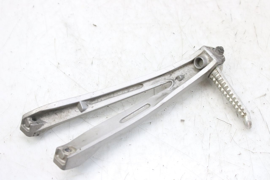 photo de PLATINE CALE PIED ARRIERE GAUCHE YAMAHA YZF R1 1000 (2007 - 2008)