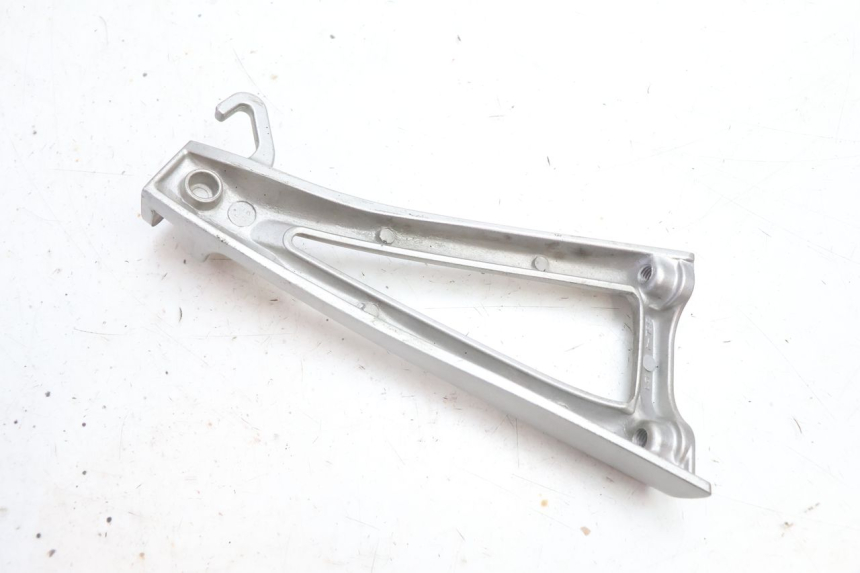 photo de PLATINE CALE PIED ARRIERE GAUCHE YAMAHA YZF R6 600 (2008 - 2009) - Gros plan technique