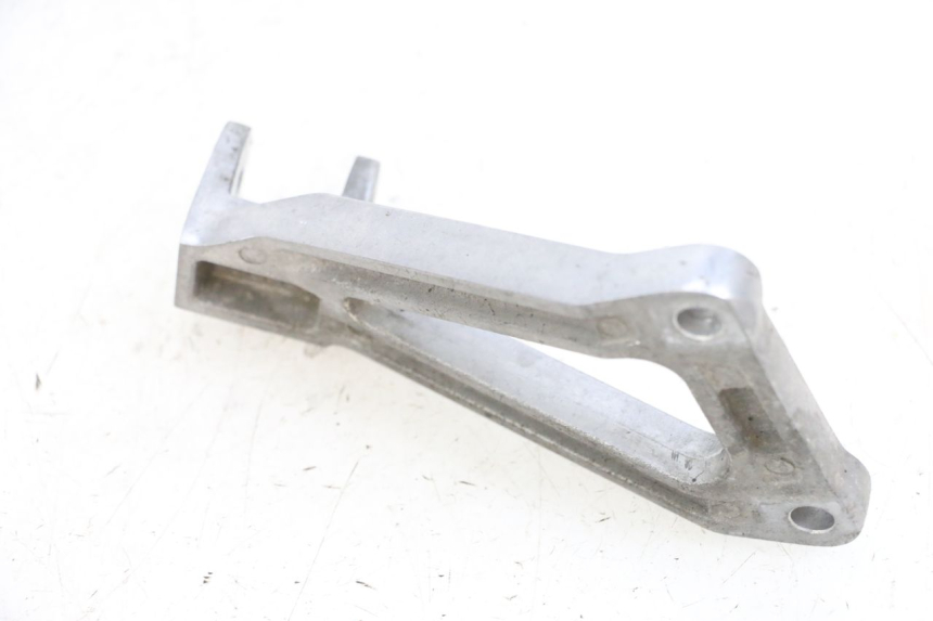 photo de PLATINE CALE PIED ARRIERE GAUCHE KAWASAKI ZR 7 750 (1999 - 2001) - Gros plan technique