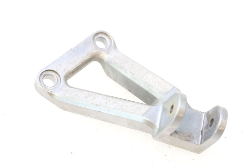 photo de PLATINE CALE PIED ARRIERE GAUCHE KAWASAKI ZX-6R ZX6R 600 (1995 - 1997) - Gros plan technique
