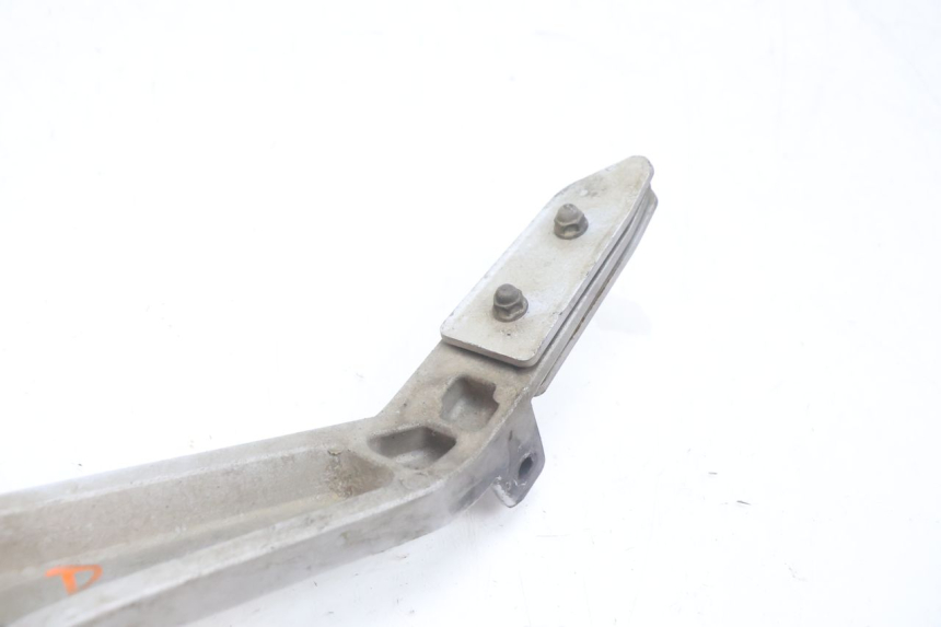 photo de PLATINE CALE PIED AVANT DROIT HONDA CB F HORNET 600 (2005 - 2006) - Points de fixation