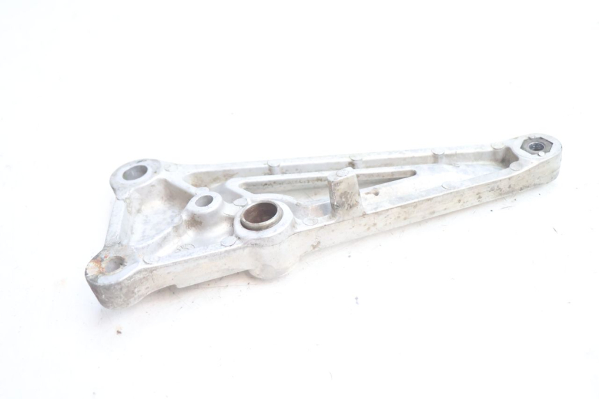 photo de PLATINE CALE PIED AVANT DROIT HONDA CB TWO FIFTY 250 (1991 - 2002) - Gros plan technique