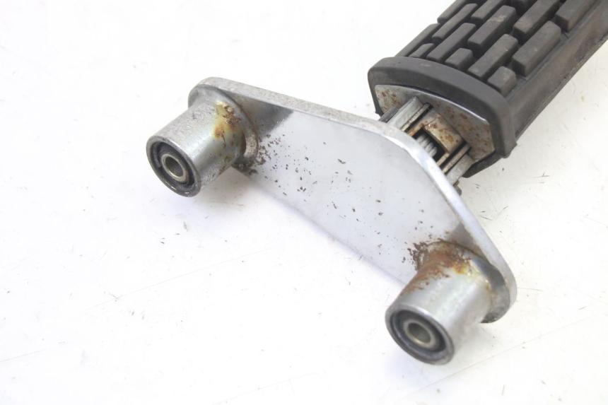 photo de PLATINE CALE PIED AVANT DROIT APRILIA CLASSIC 125 (1995 - 2001)