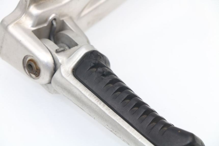 photo de PLATINE CALE PIED AVANT DROIT DUCATI ST2 944 (1997 - 2003)