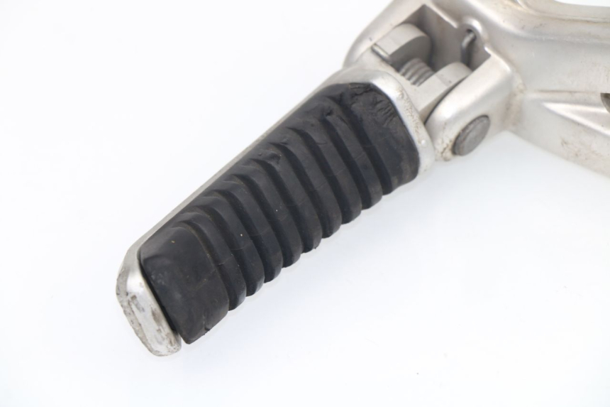 photo de PLATINE CALE PIED AVANT DROIT DUCATI ST2 944 (1997 - 2003)