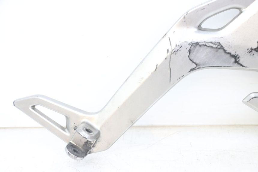 photo de PLATINE CALE PIED AVANT DROIT KAWASAKI ER-6 ER6 N 650 (2012 - 2016) - Points de fixation