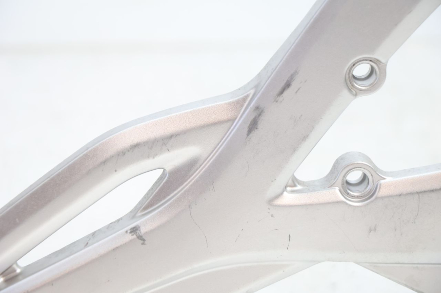 photo de PLATINE CALE PIED AVANT DROIT KAWASAKI ER-6 ER6 N 650 (2005 - 2009) - Gros plan technique