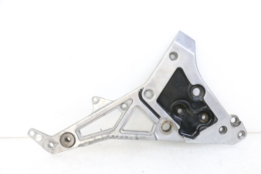 photo de PLATINE CALE PIED AVANT DROIT YAMAHA FJ 36Y 1100 (1984 - 1985)