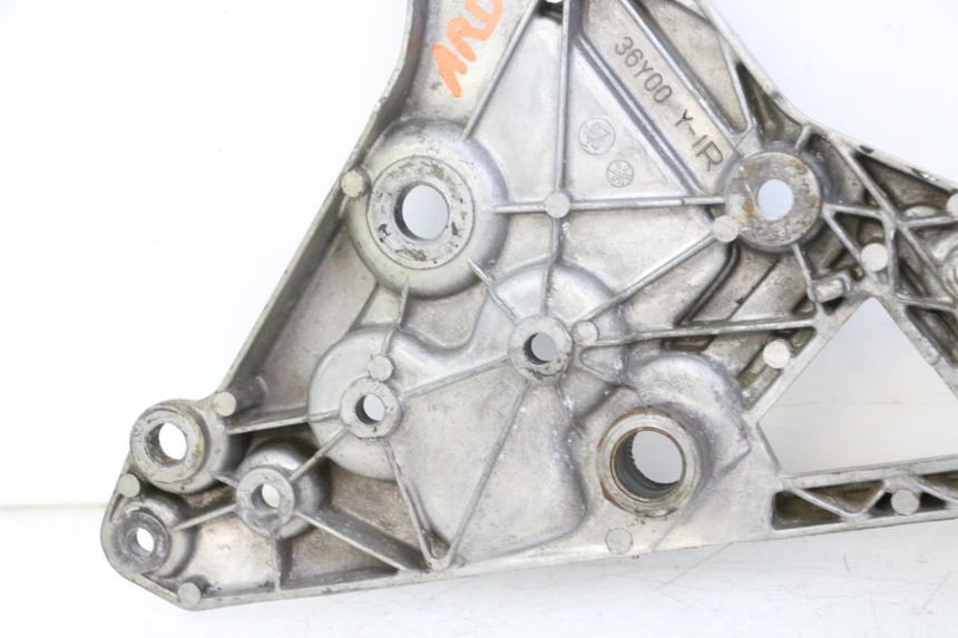 photo de PLATINE CALE PIED AVANT DROIT YAMAHA FJ 36Y 1100 (1984 - 1985)