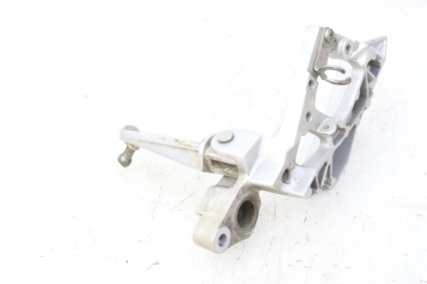 photo de PLATINE CALE PIED AVANT DROIT YAMAHA FJR ABS 1300 (2016 - 2020)