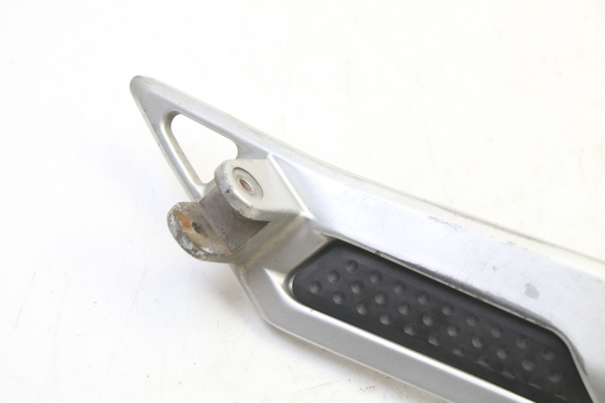 photo de PLATINE CALE PIED AVANT DROIT YAMAHA FJR ABS 1300 (2006 - 2012)