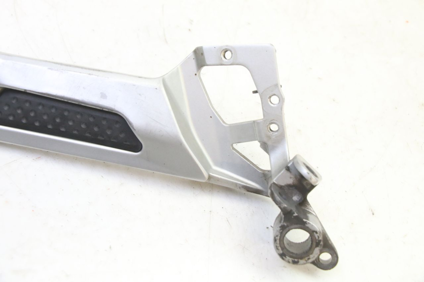 photo de PLATINE CALE PIED AVANT DROIT YAMAHA FJR ABS 1300 (2006 - 2012)