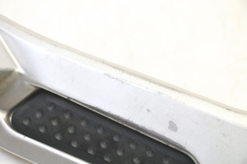 photo de PLATINE CALE PIED AVANT DROIT YAMAHA FJR ABS 1300 (2006 - 2012)