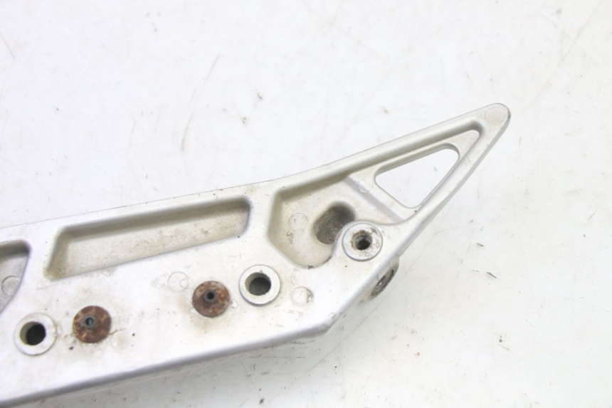 photo de PLATINE CALE PIED AVANT DROIT YAMAHA FJR ABS 1300 (2006 - 2012)