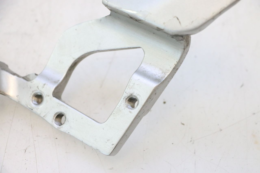 photo de PLATINE CALE PIED AVANT DROIT YAMAHA FJR 1300 (2001 - 2005) - Zoom état d’usage