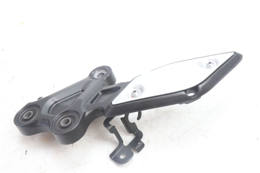 photo de PLATINE CALE PIED AVANT DROIT YAMAHA FZ8 800 (2010 - 2016) - Gros plan technique