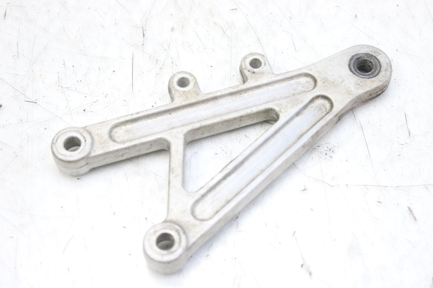 photo de PLATINE CALE PIED AVANT DROIT DERBI GPR 50 (2004 - 2009)