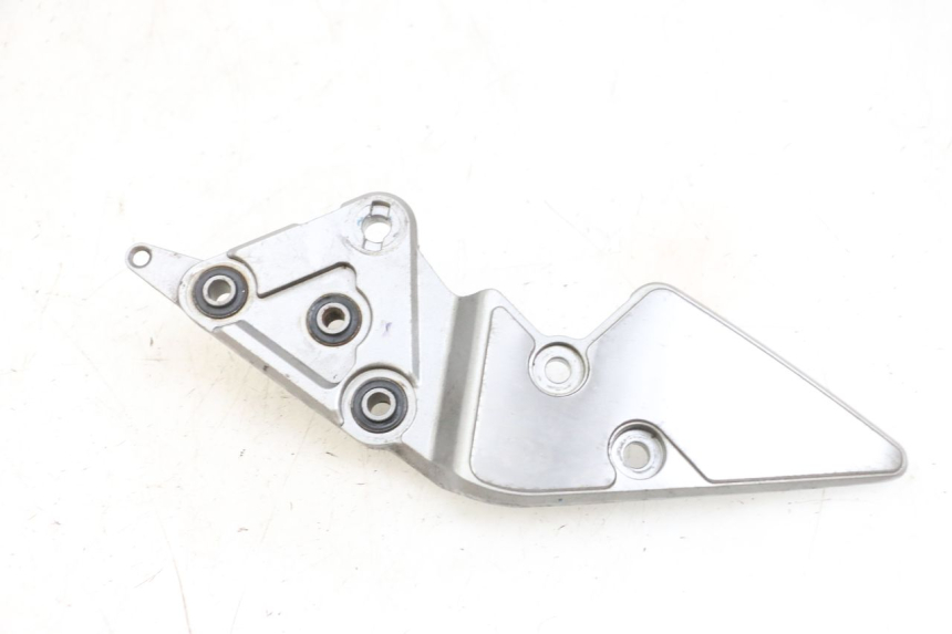 photo de PLATINE CALE PIED AVANT DROIT SUZUKI GSF N BANDIT 600 (1996 - 1999) - Vue principale