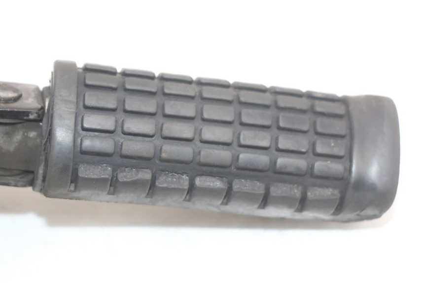 photo de PLATINE CALE PIED AVANT DROIT SUZUKI GZ MARAUDER 125 (1998 - 2004)
