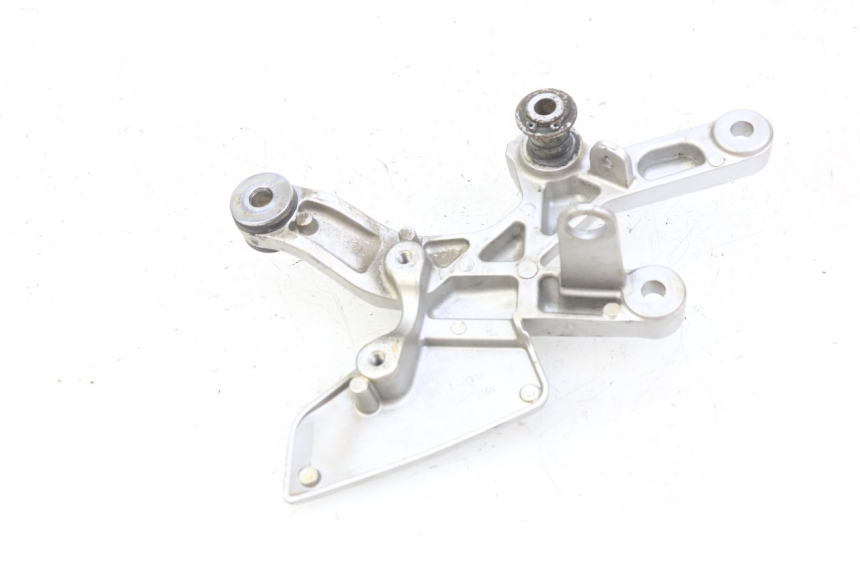 photo de PLATINE CALE PIED AVANT DROIT HONDA CB R 1000 (2018 - 2023)