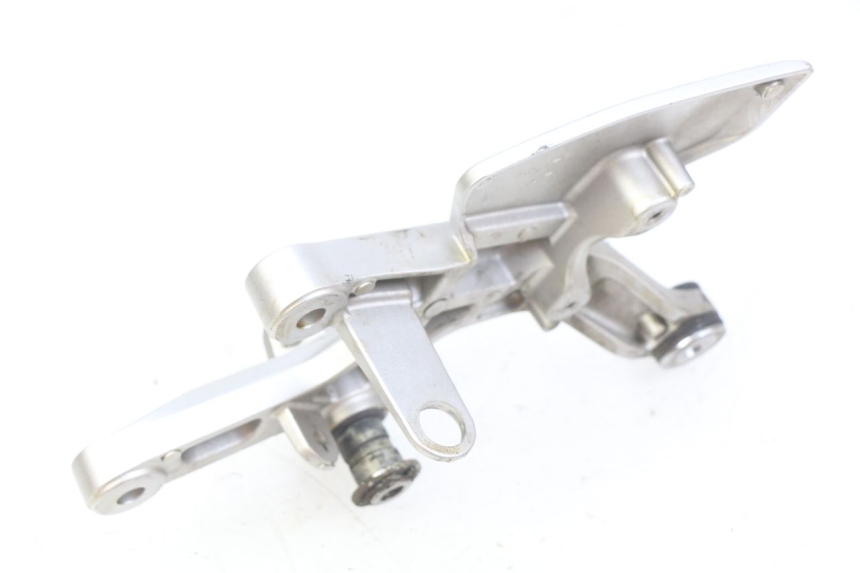 photo de PLATINE CALE PIED AVANT DROIT HONDA CB R 1000 (2018 - 2023)
