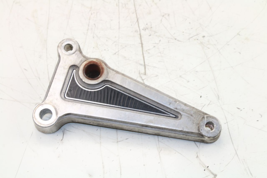 photo de PLATINE CALE PIED AVANT DROIT HONDA CM 125 (1983 - 2003)