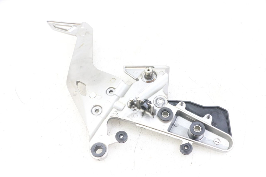 photo de PLATINE CALE PIED AVANT DROIT KAWASAKI ER-6 ER6 N 650 (2012 - 2016)
