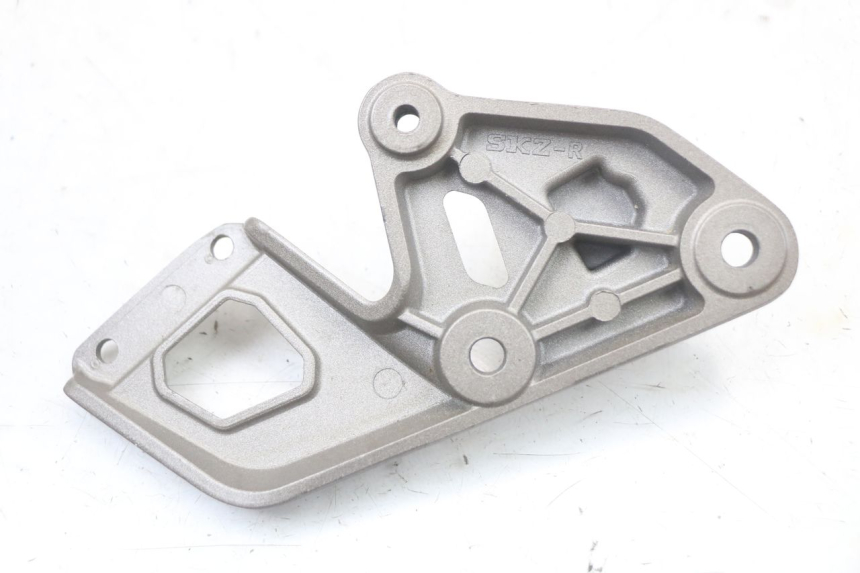 photo de PLATINE CALE PIED AVANT DROIT MASAI SCRAMBLER SPORT 125 (2021 - 2025)