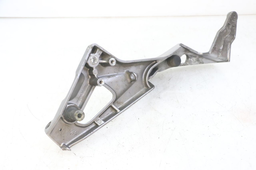 photo de PLATINE CALE PIED AVANT DROIT HONDA NTV DEAUVILLE ABS 700 (2007 - 2016)